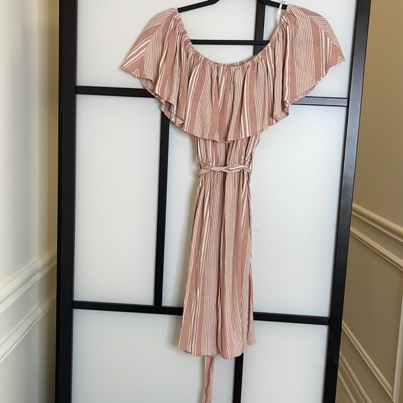 Pink and white dress with tie to wrap around your waist - Picture 3 of 3